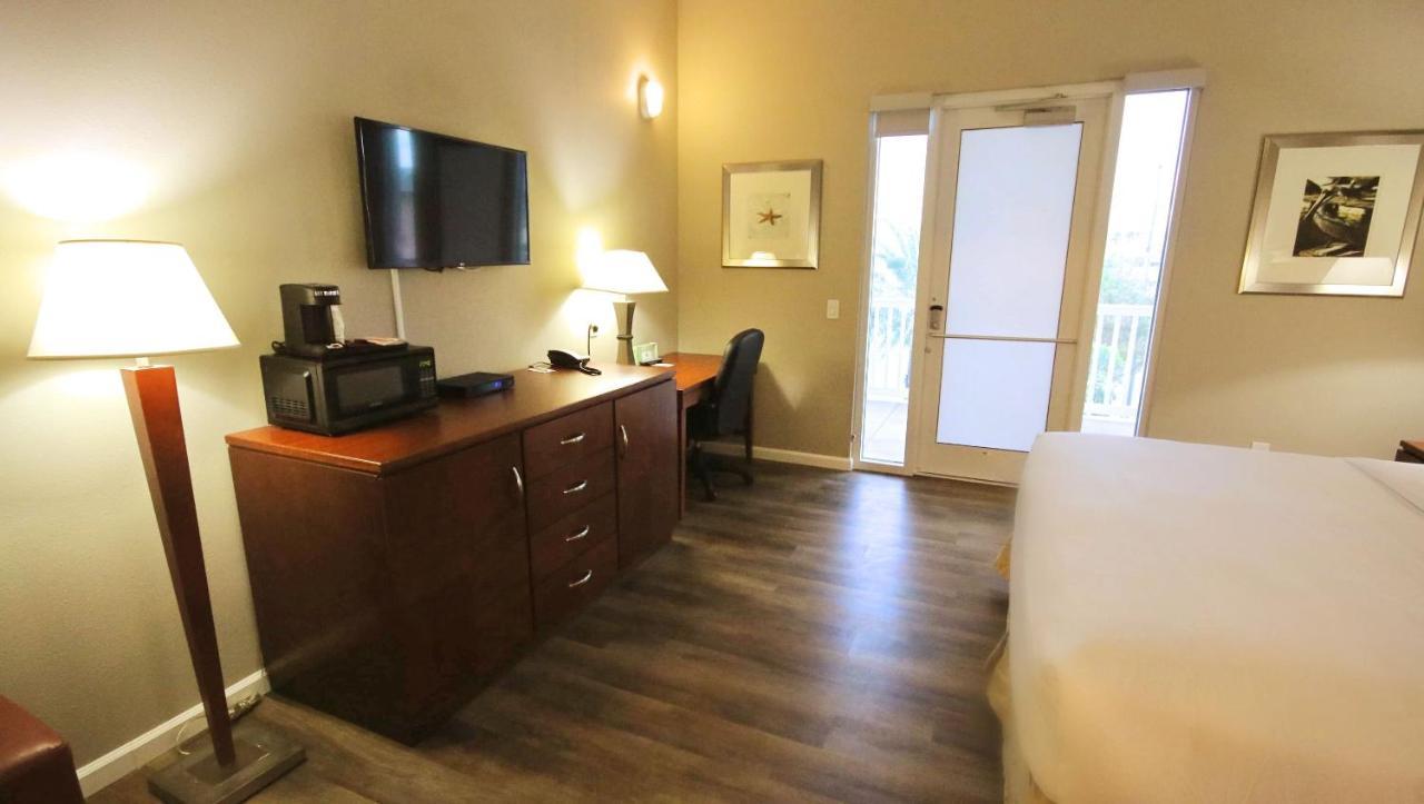 John'S Pass Hotel - Fully Remote Check In St. Pete Beach Εξωτερικό φωτογραφία